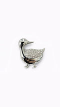 Duck pin in silver color