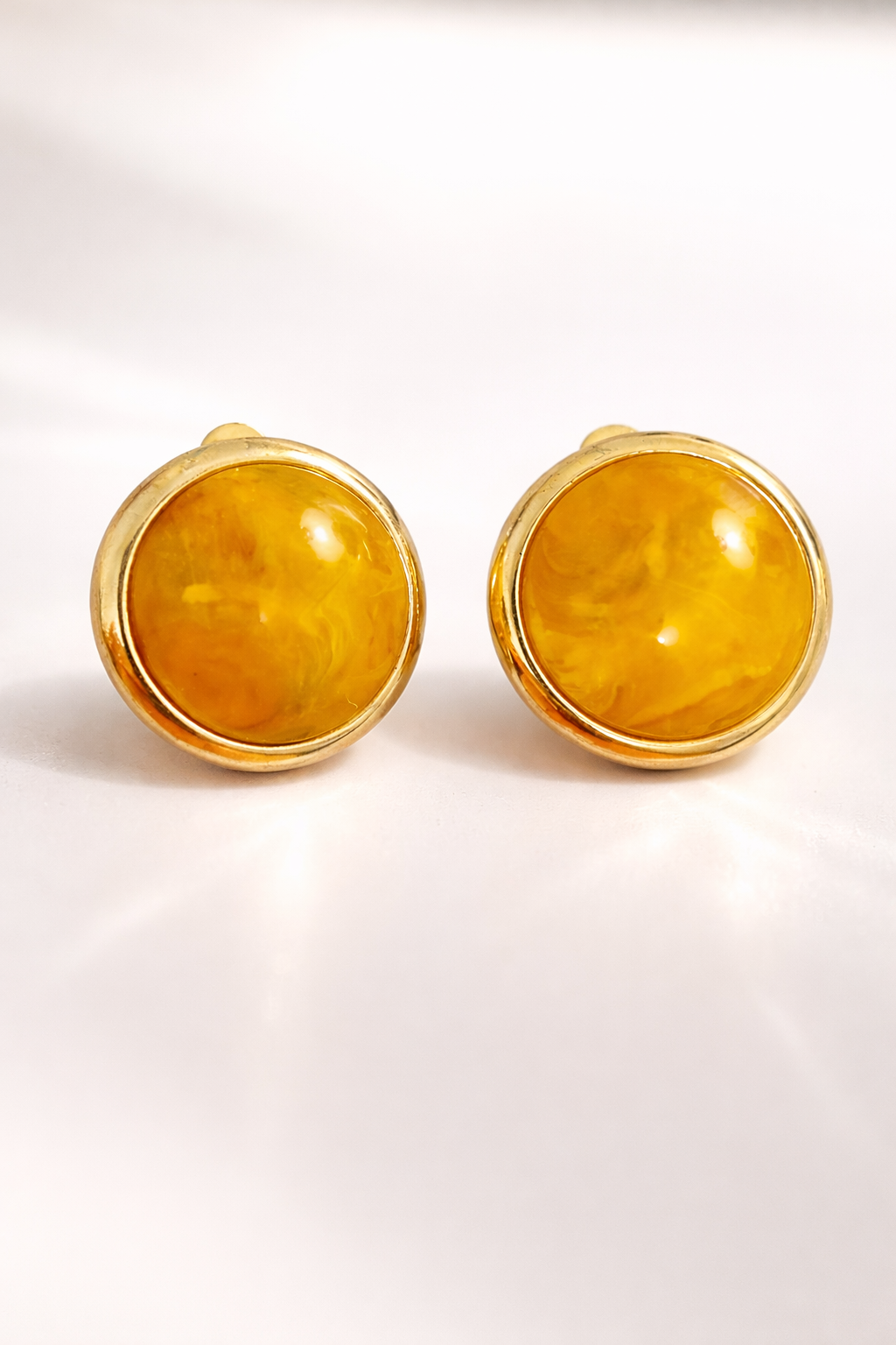 AMBER HONEY CLIPS